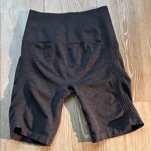 Alphalete Dark Gray Heather High-Waisted Biker Shorts S